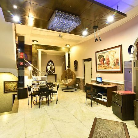 לינה וארוחת בוקר ניו דלהי Casa Royal מראה חיצוני תמונה