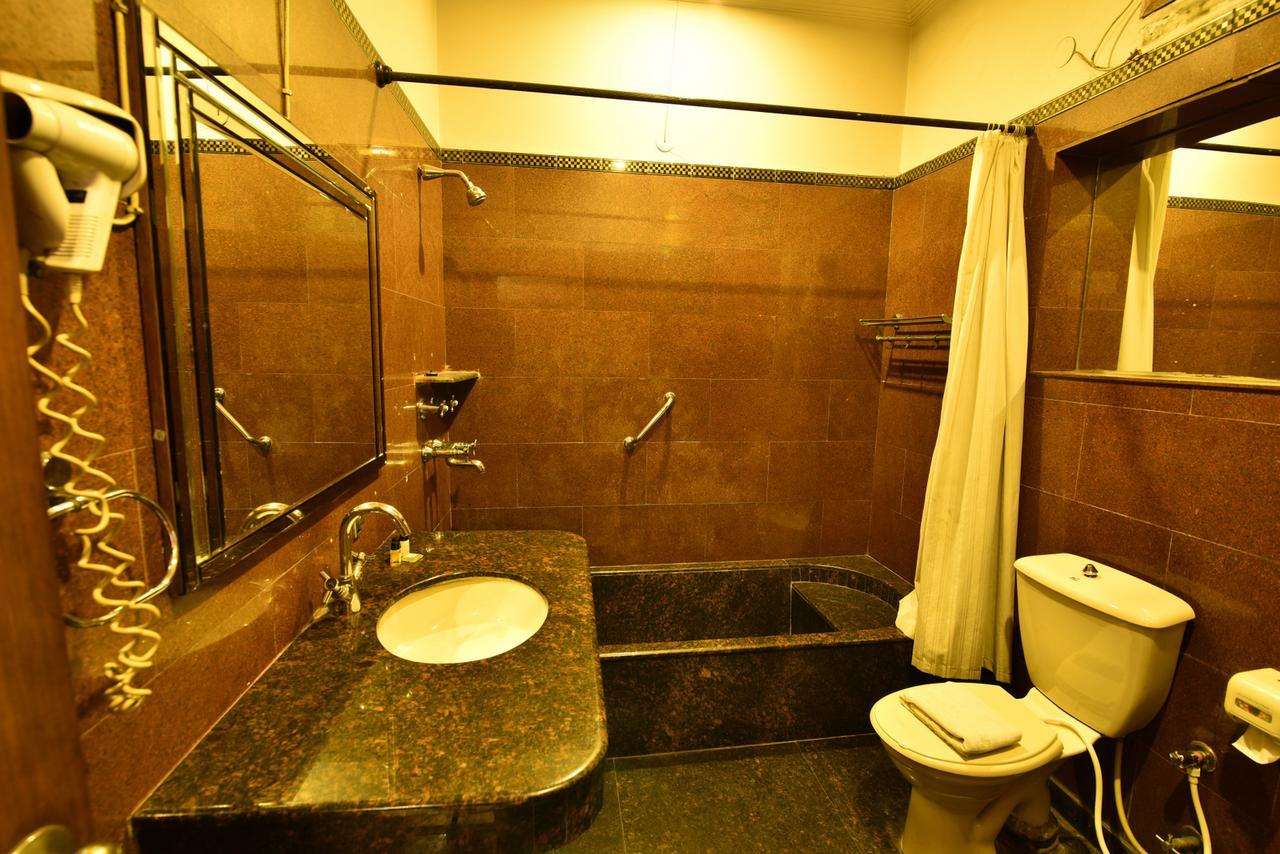 לינה וארוחת בוקר ניו דלהי Casa Royal מראה חיצוני תמונה
